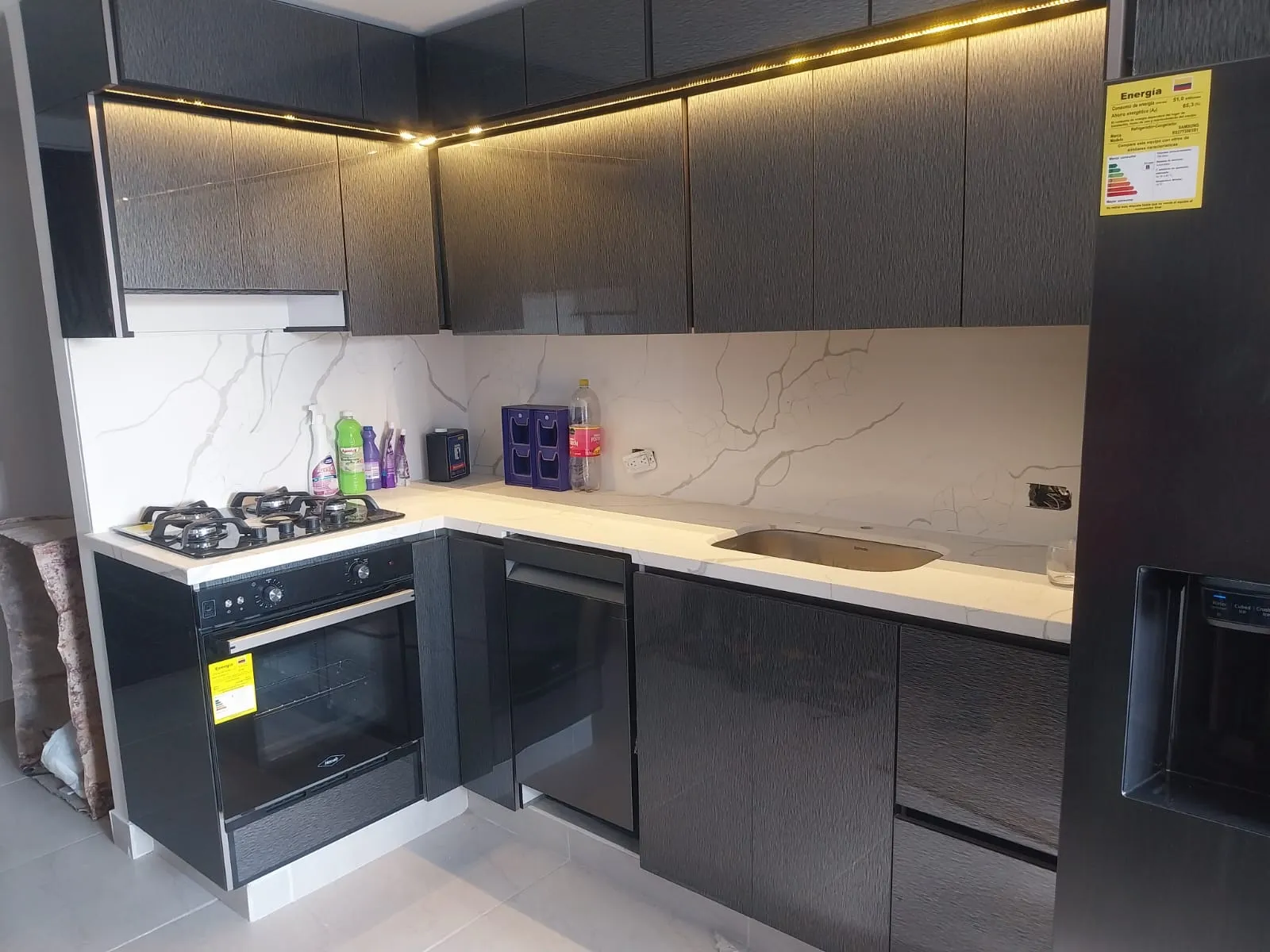 Cocina integral herrajes de alta calidad